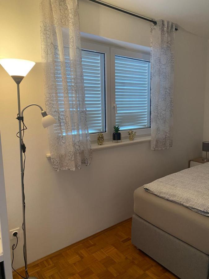Apartment Privlaka Direkt Am Strand Mit Klima Und Neuem Badezimmer Haustiere Sind Willkommen Exterior photo