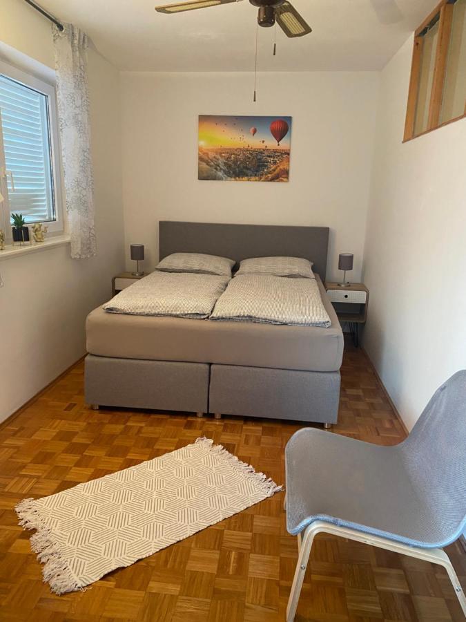 Apartment Privlaka Direkt Am Strand Mit Klima Und Neuem Badezimmer Haustiere Sind Willkommen Exterior photo