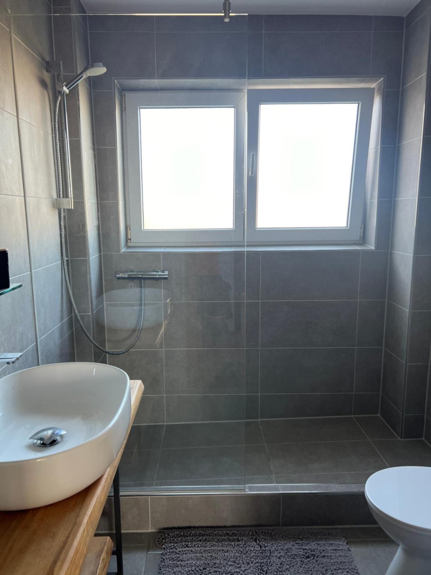 Apartment Privlaka Direkt Am Strand Mit Klima Und Neuem Badezimmer Haustiere Sind Willkommen Exterior photo